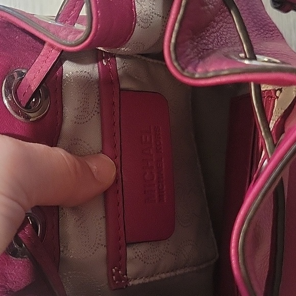 Michael Kors Bucket Bag - Picture 7 of 8